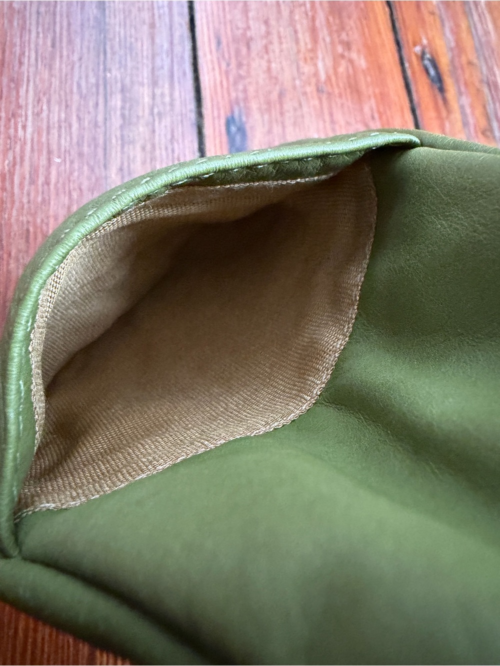 Vintage 00s Hobo International avocado green leather keychain pouch purse - Picture 7 of 11